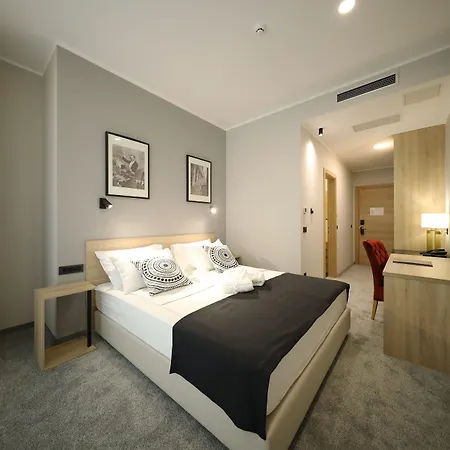 Teatro Verdi Boutique מלון 4*
